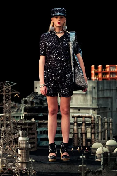 Look 12